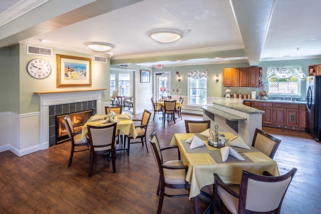Compass at Forestview dining room