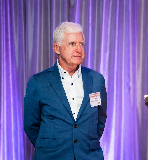 Bob Larkin Receives Lifetime Achievement Award